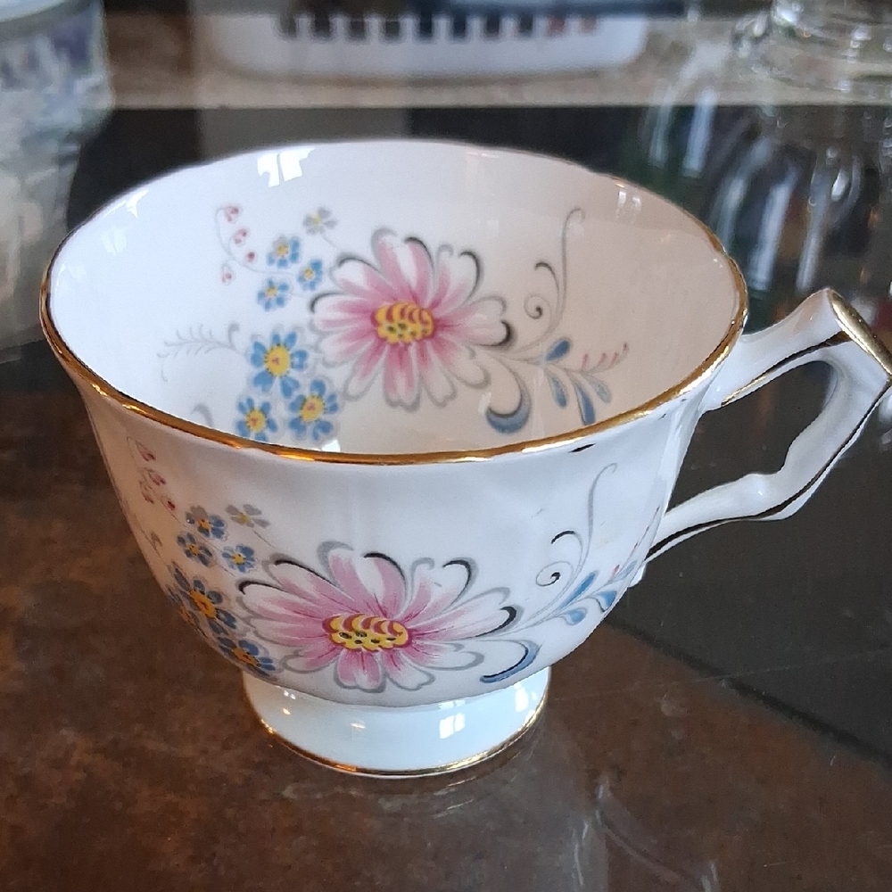 AYNSLEY BONE CHINA TEA CUP